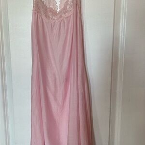 Vintage Victoria's Secret Light Pink Lace Trim Chemise Size M NWOT